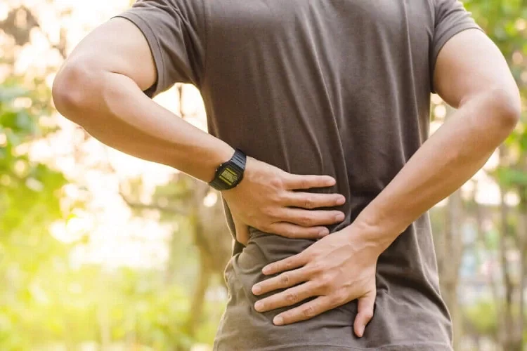 گودی کمر یا لوردوز چیست؟ | علت تا درمان گودی کمر با کاردرمانی