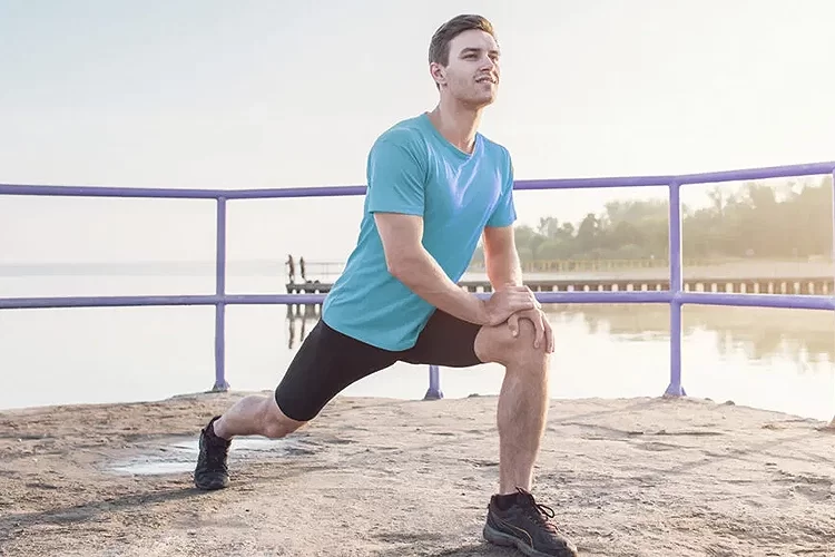 کشش عضلات و مزایای آن | تسکین درد به کمک حرکات کششی